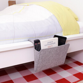 Vilten opbergzak voor aan het bed